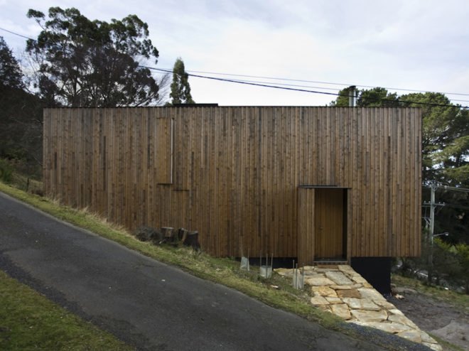 Little Big House by Room11 Architects, Little Big House in Tasmania, contemporary Tasmanian architecture, Mount Wellington modern architecture, timber cabin with cross ventilation, timber cabins in Tasmania