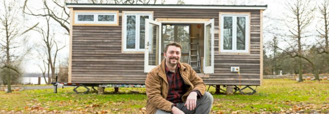 Nick Orso’s Mobile Cabin, urban engineers, tiny homes, tiny cabins, tiny living, tiny home design, tiny cabin on wheels, miniature home, on wheels, do-it-yourself cabin, diy home design, diy home builds, diy tiny homes, tiny homes on wheels, wooden cabins, reclaimed materials,