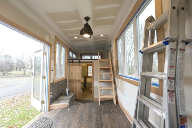 Nick Orso’s Mobile Cabin, urban engineers, tiny homes, tiny cabins, tiny living, tiny home design, tiny cabin on wheels, miniature home, on wheels, do-it-yourself cabin, diy home design, diy home builds, diy tiny homes, tiny homes on wheels, wooden cabins, reclaimed materials,