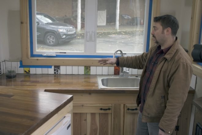 Nick Orso’s Mobile Cabin, urban engineers, tiny homes, tiny cabins, tiny living, tiny home design, tiny cabin on wheels, miniature home, on wheels, do-it-yourself cabin, diy home design, diy home builds, diy tiny homes, tiny homes on wheels, wooden cabins, reclaimed materials,