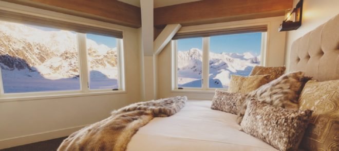 Sheldon Chalet, chalet, Alaska, luxury resort, glacier, ski resort, green architecture, extreme weather, fireplace, northern lights