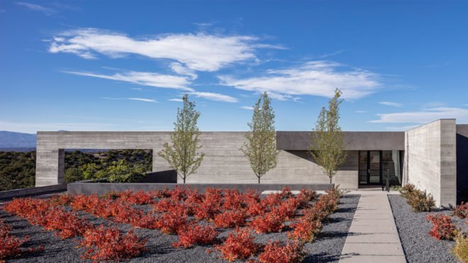 Sundial House by Specht Architects, Sundial House in Santa Fe, Specht Architects modernist residence, modernist architecture Santa Fe, board formed concrete homes