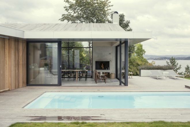Skapa architects, Villa Bergheimveien, Norway Snarøya peninsula, snarøya peninsula, snarøya peninsula norway, Moelven prefabricated house, home renovation, prefab homes, modular prefab renovation in norway, Norwegian architects, Moelven modular prefab, cedar board cladding, wooden cladding, home additions, home renovation ideas, how to renovate a prefab home, cedar cladding