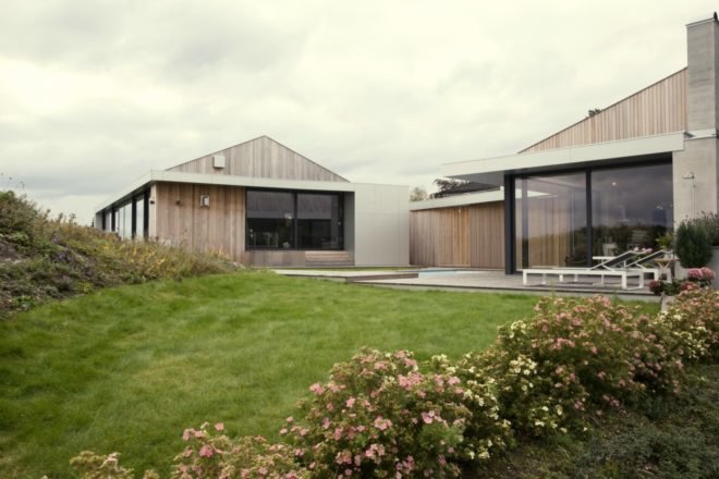 Skapa architects, Villa Bergheimveien, Norway Snarøya peninsula, snarøya peninsula, snarøya peninsula norway, Moelven prefabricated house, home renovation, prefab homes, modular prefab renovation in norway, Norwegian architects, Moelven modular prefab, cedar board cladding, wooden cladding, home additions, home renovation ideas, how to renovate a prefab home, cedar cladding