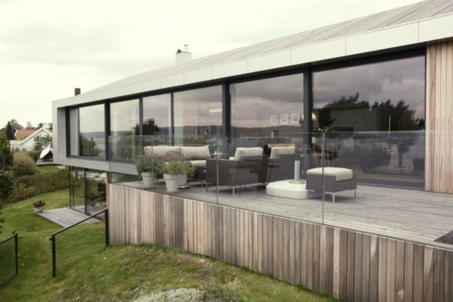 Skapa architects, Villa Bergheimveien, Norway Snarøya peninsula, snarøya peninsula, snarøya peninsula norway, Moelven prefabricated house, home renovation, prefab homes, modular prefab renovation in norway, Norwegian architects, Moelven modular prefab, cedar board cladding, wooden cladding, home additions, home renovation ideas, how to renovate a prefab home, cedar cladding