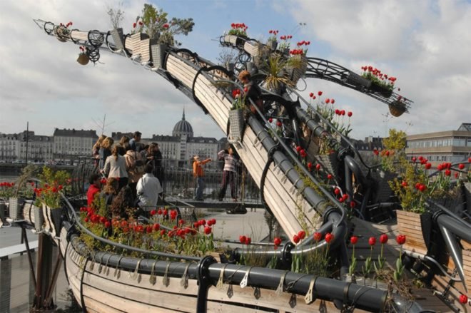 Les Machines de L’ile, the Heron Tree project, Hanging Gardens of Babylon, hanging gardens, largest hanging gardens, vertical gardens, garden art installations, the world's largest hanging garden, babylon-inspired gardens, mechanical animals, interactive art installations, hanging vegetation, massive art installations, french art collective herons tree