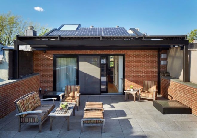 Roof terrace Brooklyn passive plus house by Baxt Ingui Architects