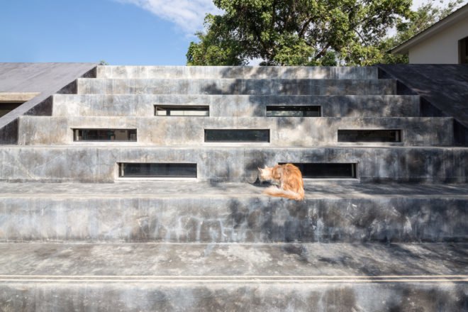 Terrace seats Fuzzy House by Situation-based Operation