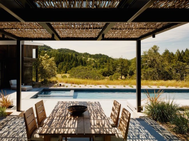 House in Healdsburg by Feldman Architecture, House in Healdsburg California, Arterra Landscape Architecture Healdsburg, Healdsburg contemporary architecture, garage style operable glass walls,