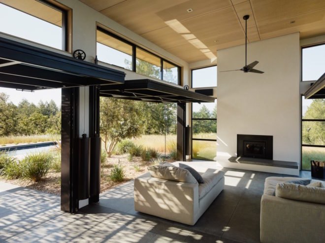 House in Healdsburg by Feldman Architecture, House in Healdsburg California, Arterra Landscape Architecture Healdsburg, Healdsburg contemporary architecture, garage style operable glass walls,