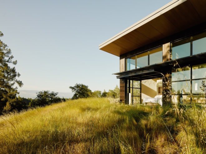 House in Healdsburg by Feldman Architecture, House in Healdsburg California, Arterra Landscape Architecture Healdsburg, Healdsburg contemporary architecture, garage style operable glass walls,