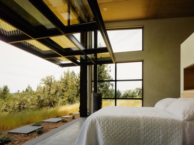 House in Healdsburg by Feldman Architecture, House in Healdsburg California, Arterra Landscape Architecture Healdsburg, Healdsburg contemporary architecture, garage style operable glass walls,