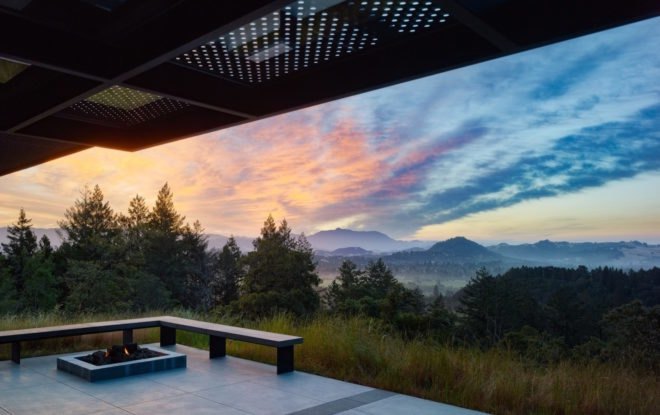 House in Healdsburg by Feldman Architecture, House in Healdsburg California, Arterra Landscape Architecture Healdsburg, Healdsburg contemporary architecture, garage style operable glass walls,