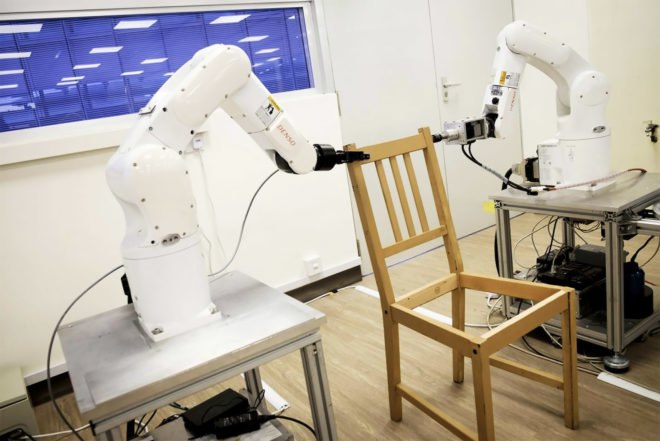 Nanyang Technological University in Singapore robots assemble IKEA chair