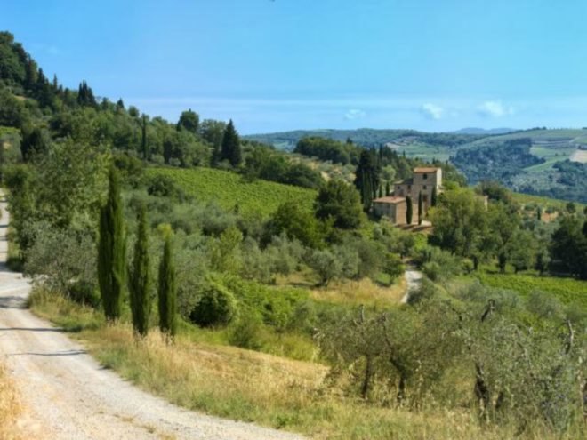 Michelangelo's former Tuscan villa, Michelangelo's former Tuscan villa for sale, living in tuscany, michelangelo's tuscan home, tuscany homes for sale, historic homes for sale, Handsome Properties International, brick homes, tuscany real estate, buying a historic home, brick homes, terracotta floors, vaulted ceilings, tuscan homes, interior design, historic home renovation, home renovation
