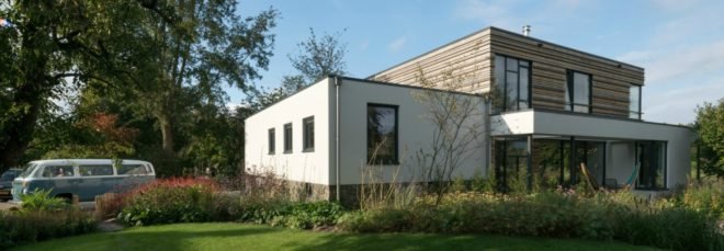 After the renovations, the exterior of the home is modern and bright.