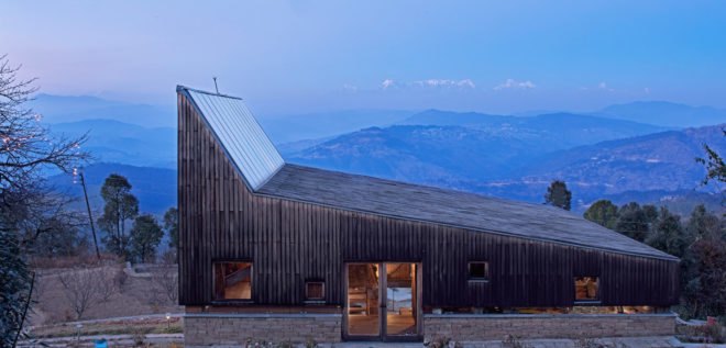 Holiday retreat with Himalaya views Woodhouse Farm by Matra Architects