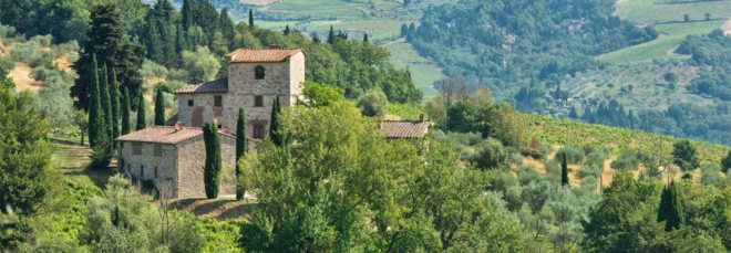 Michelangelo's former Tuscan villa, Michelangelo's former Tuscan villa for sale, living in tuscany, michelangelo's tuscan home, tuscany homes for sale, historic homes for sale, Handsome Properties International, brick homes, tuscany real estate, buying a historic home, brick homes, terracotta floors, vaulted ceilings, tuscan homes, interior design, historic home renovation, home renovation