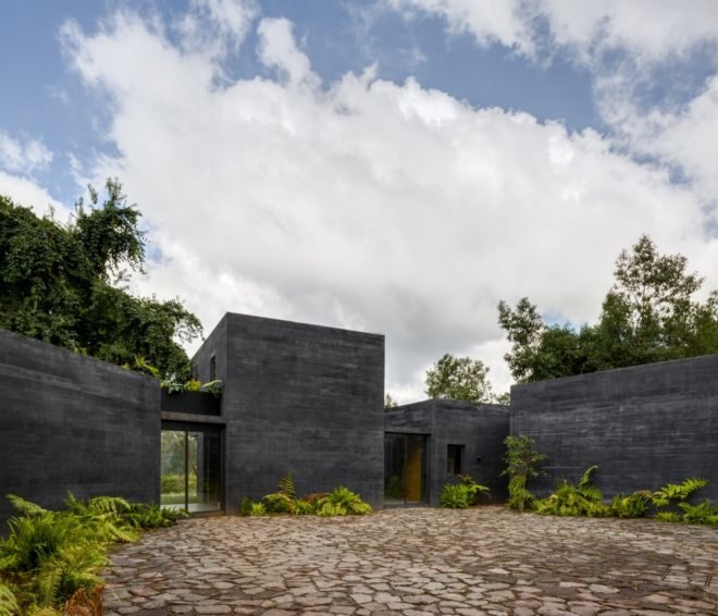 Exterior view of Casa Bruma by Fernanda Canales and Claudia Rodriguez