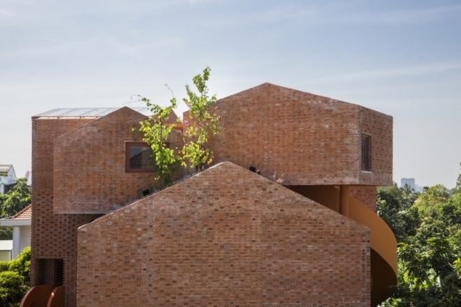 side view of the Chuon Chuon Kim 2 Kindergarten