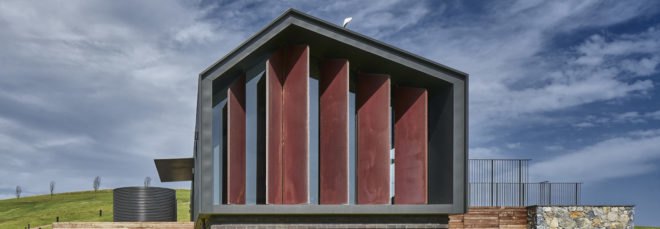 Escarpment House by Atelier Andy Carson