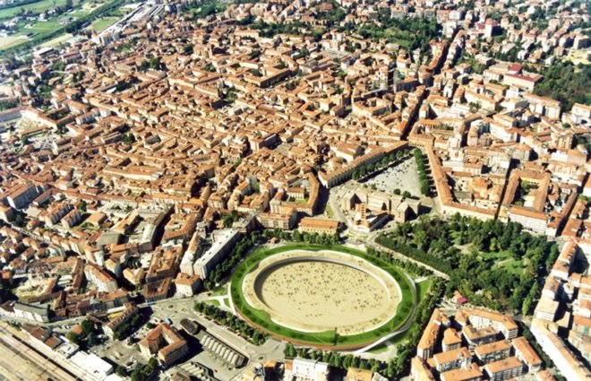 Birds-eye view of the rounded car park