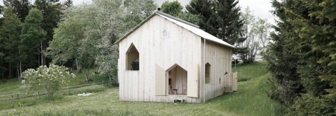 Timber chalet on large grass lot with plenty of trees