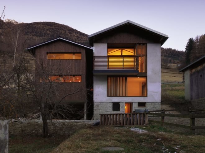 exterior view of house ekc