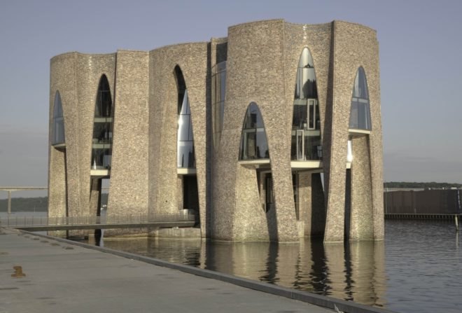 Brick curved facade