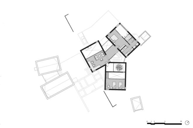 floor plan showing the separate but connected volumes
