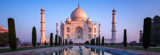 the taj mahal at dusk