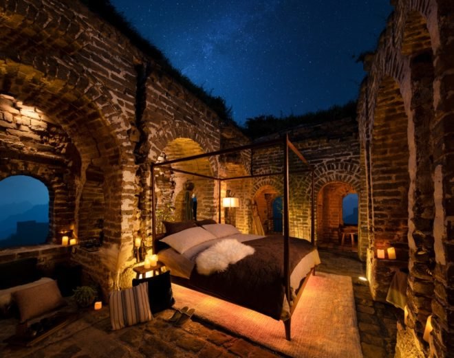four poster bed in watchtower