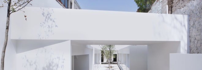 axial view of all-white market