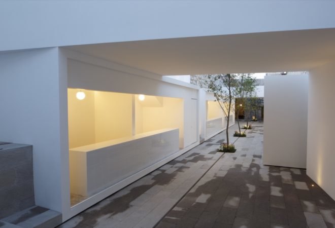 white volumes for food vendor
