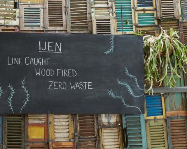 restaurant with zero waste sign