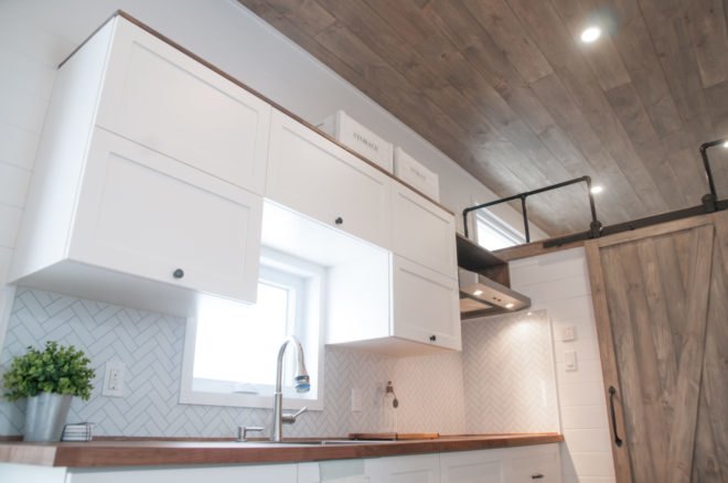 all white kitchen cabinets