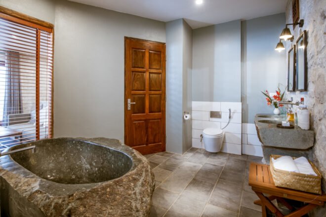 bungalow bathroom