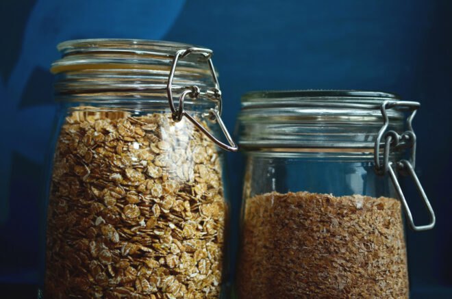 oat cereals in glass jars