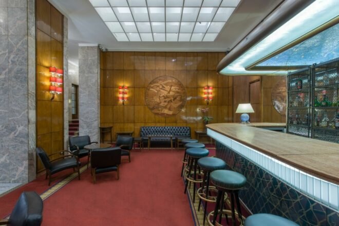hotel bar and lounge