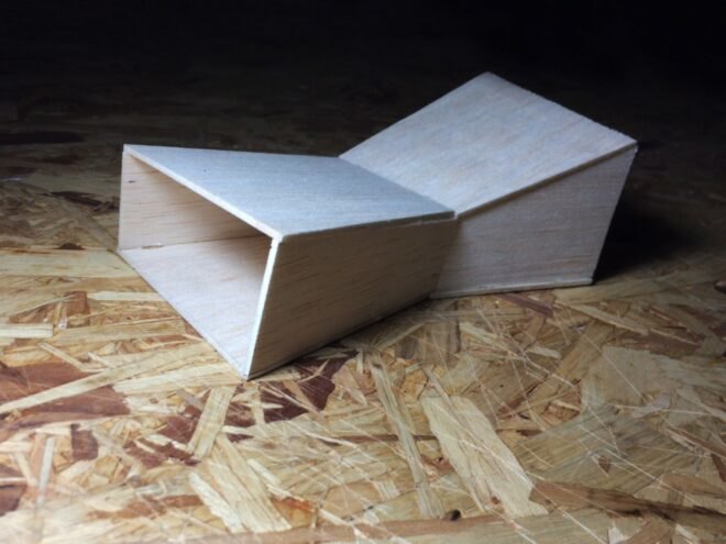 A model of funnel-shaped cabin