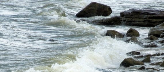 crashing waves on rocks