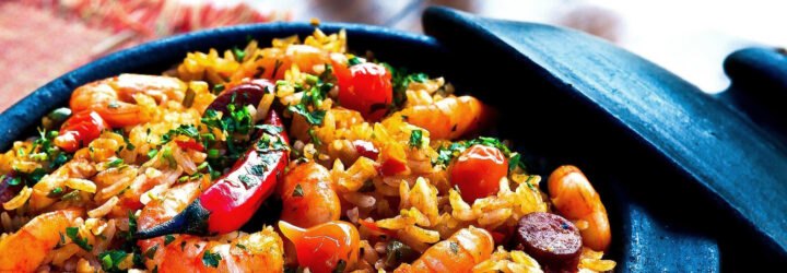 pot of rice, shrimp and peppers