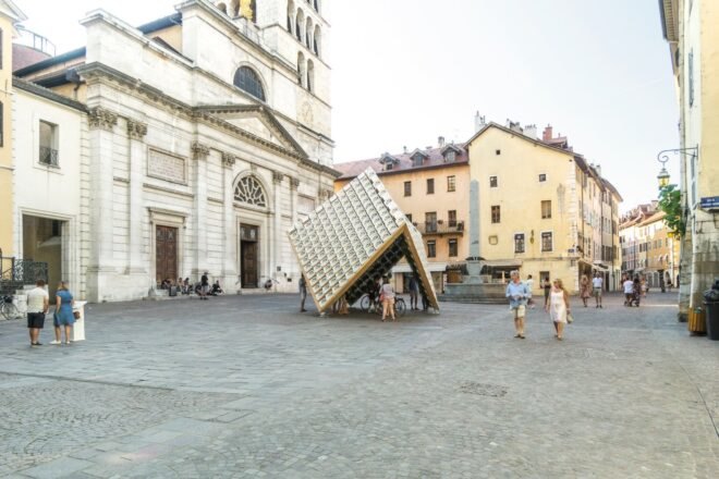 geometric pavilion in France