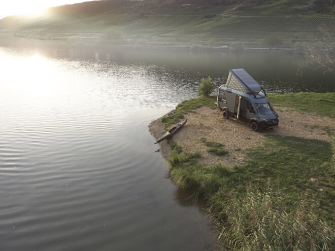 aerial rendering of camper van with pop-top