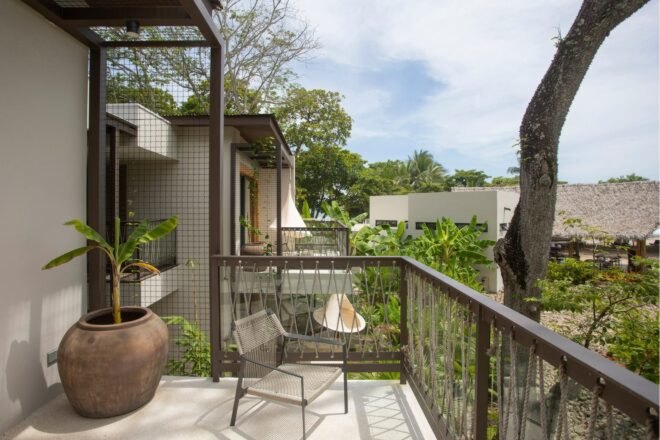 balcony with seating