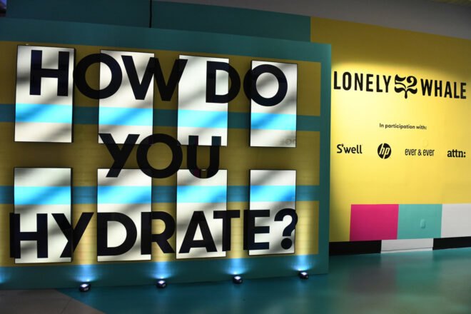 art installation that reads, "How do you hydrate?"