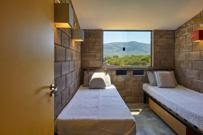 bedroom with two single beds