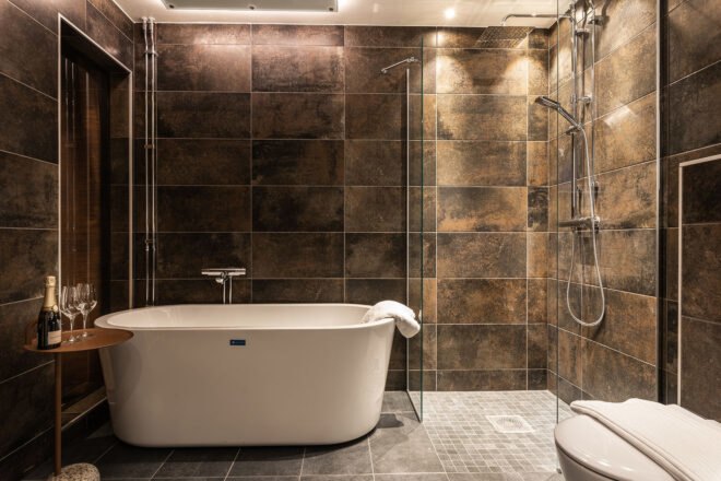 a large soaking tub