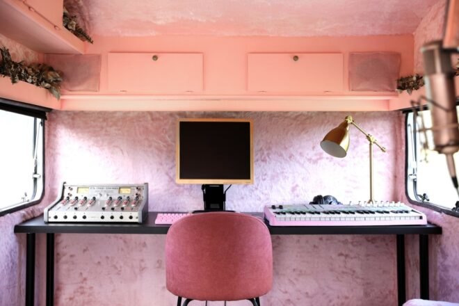 turning tables of a mobile music studio