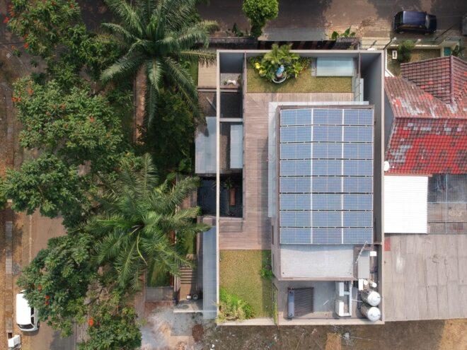 birdseye view of the home and trees
